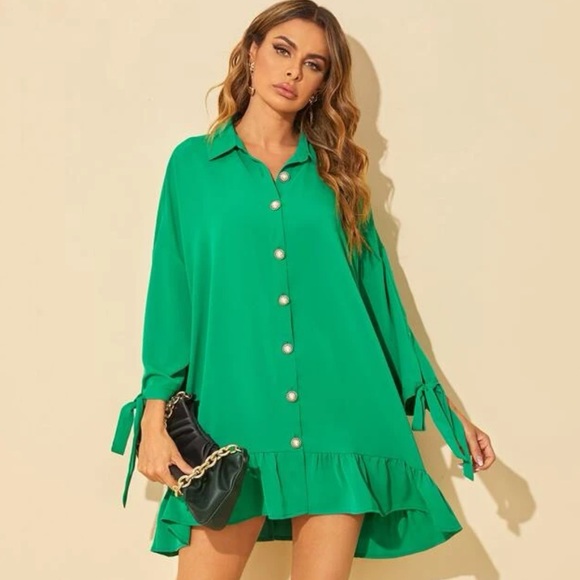 None Dresses & Skirts - Green Ruffle Hem Smock Dress